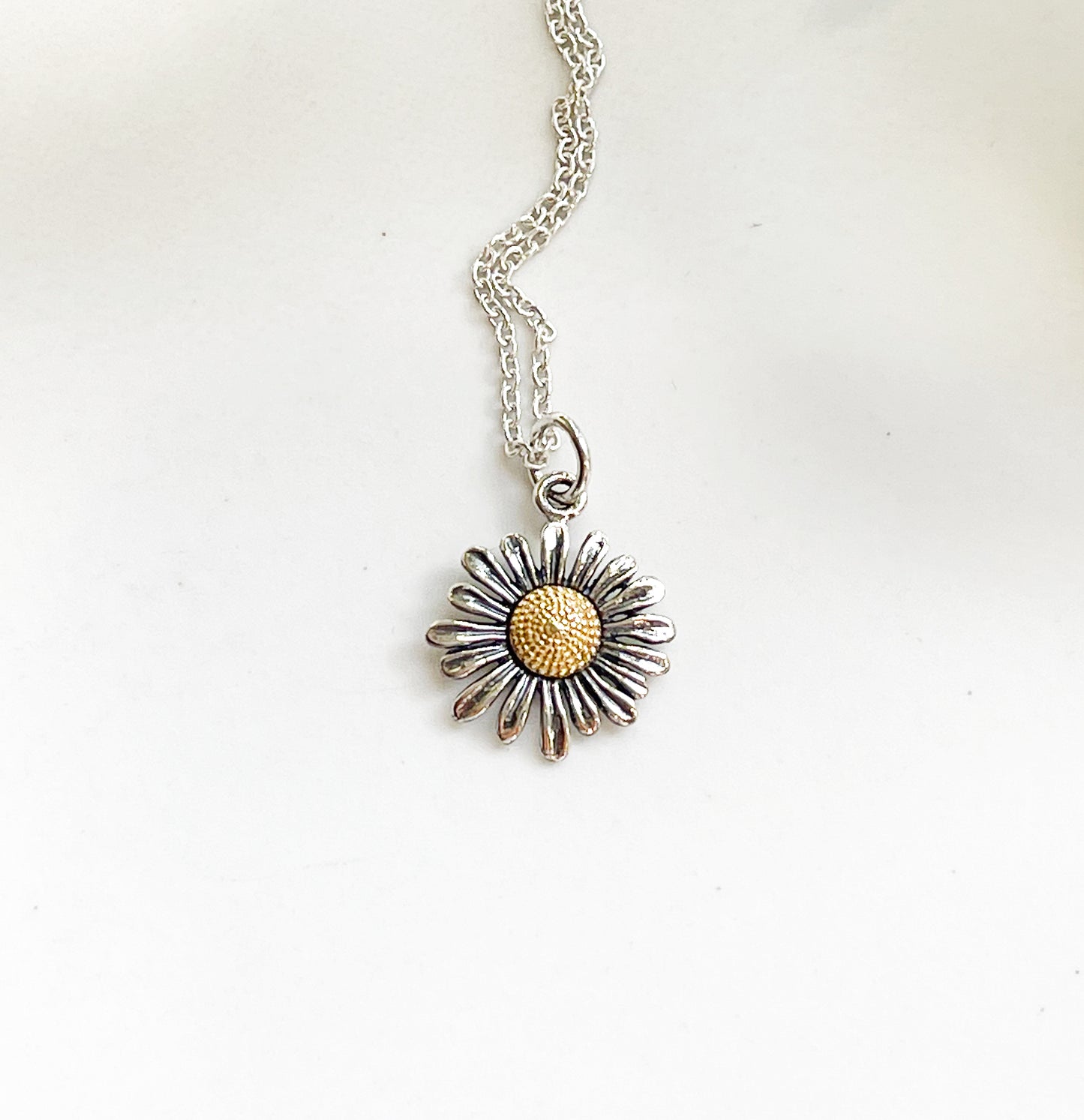 Daisy Necklace